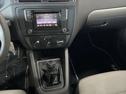 Used 2017 Volkswagen Jetta S FWD image 31