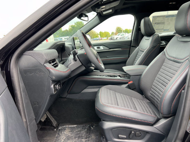 New 2026 Ford Explorer ST-Line w/ ST-Line Street Pack AWD/4WD image 4