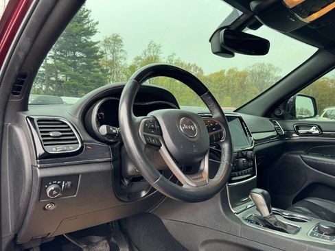 Used 2019 Jeep Grand Cherokee Overland AWD/4WD image 14