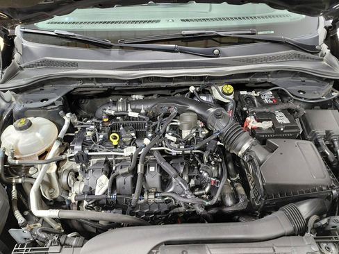 Certified 2022 Ford Escape Titanium image 11