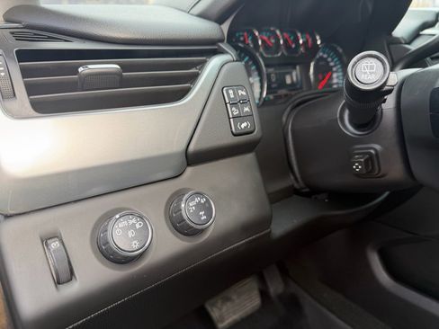 Used 2018 Chevrolet Tahoe LT image 19