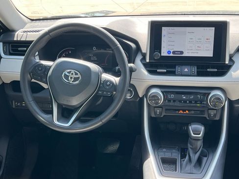 Used 2025 Toyota RAV4 XLE Premium FWD image 20