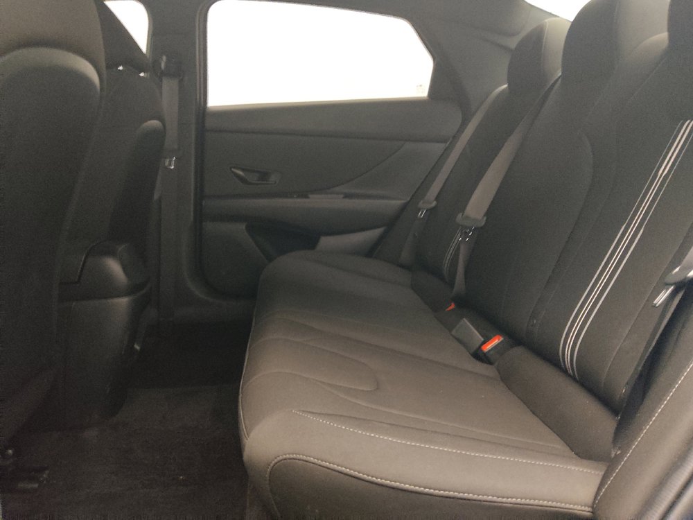 Used 2025 Hyundai Elantra Sport FWD image 18