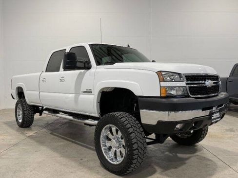 Used 2007 Chevrolet Silverado 2500 LT w/ Heavy-Duty Power Package image 5