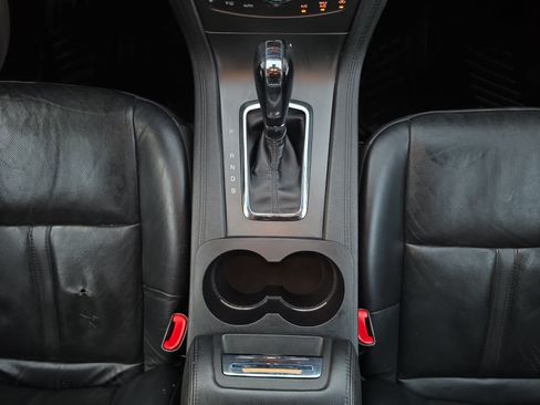 Used 2019 Lincoln MKT AWD image 22