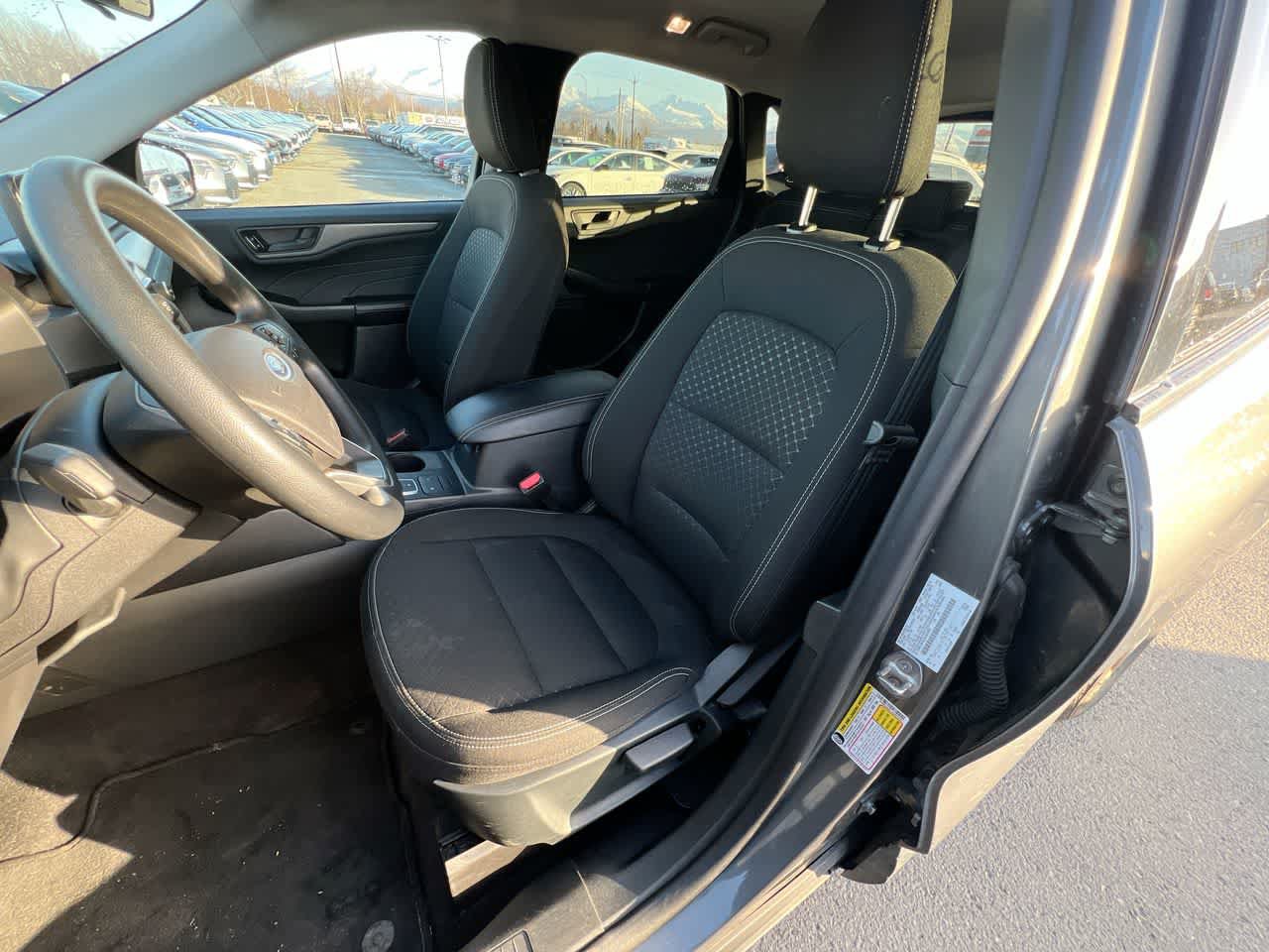 Used 2025 Ford Escape Active AWD/4WD image 11