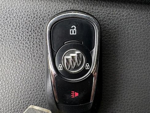 Used 2018 Buick Regal Preferred w/ Driver Confidence Package #1 FWD image 29