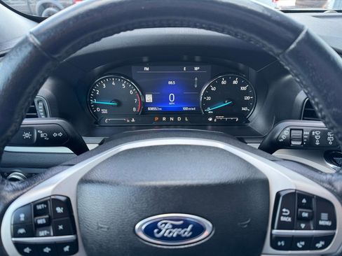 Used 2022 Ford Explorer XLT w/ Equipment Group 202A image 26
