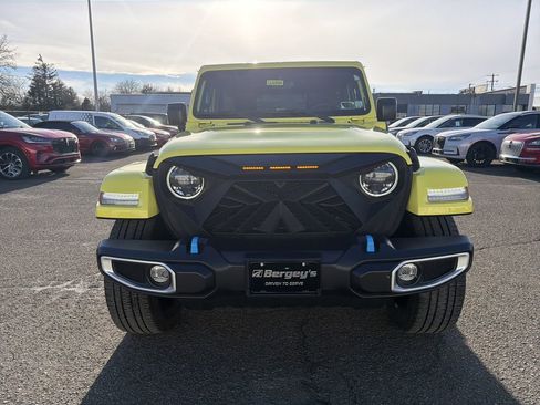 Used 2023 Jeep Wrangler Unlimited Sahara w/ Cold Weather Group image 8