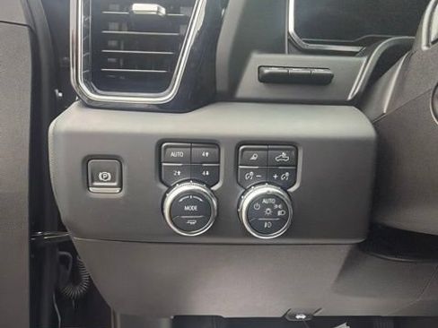 Used 2024 GMC Sierra 1500 Denali w/ Technology Package AWD/4WD image 6