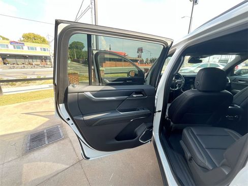 New 2025 GMC Acadia Elevation w/ Elevation Premium Package image 31