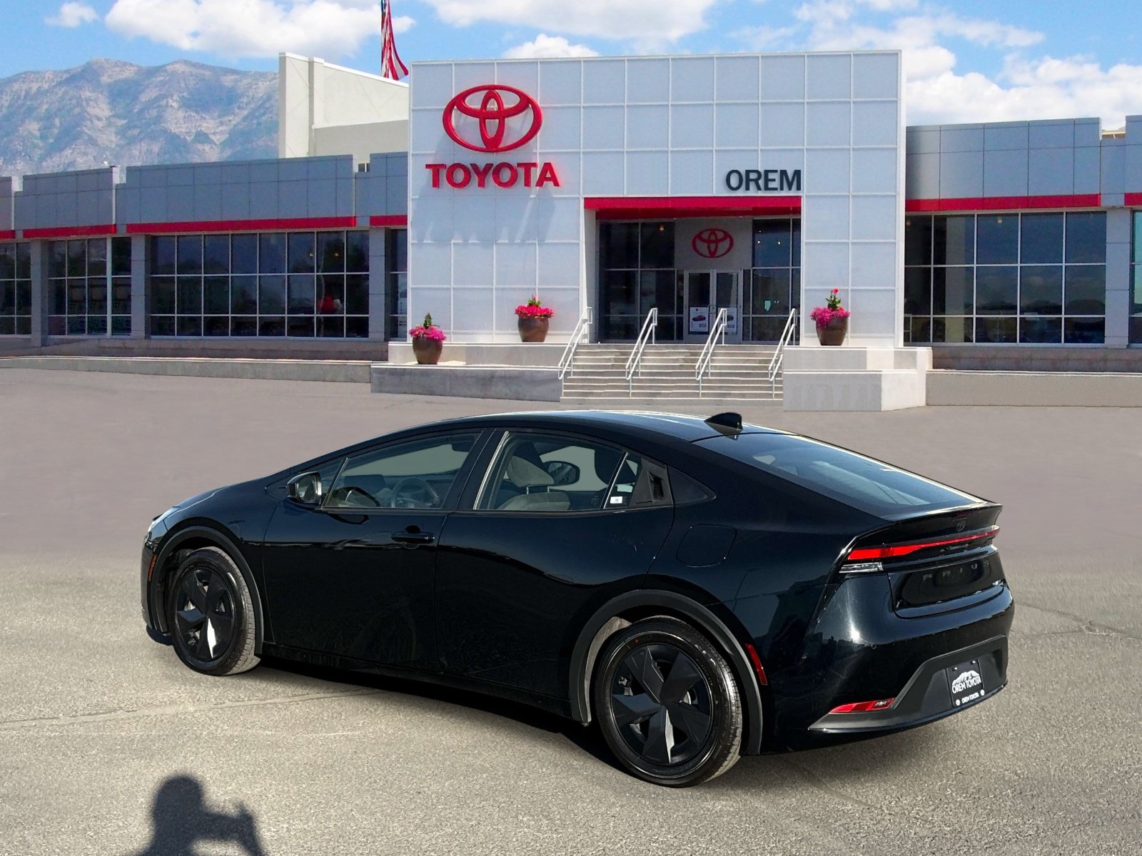 Used 2025 Toyota Prius LE FWD image 6