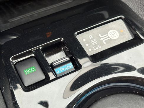 Used 2024 Nissan Leaf SV Plus image 28