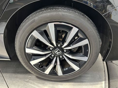 Certified 2022 Honda Civic EX image 9