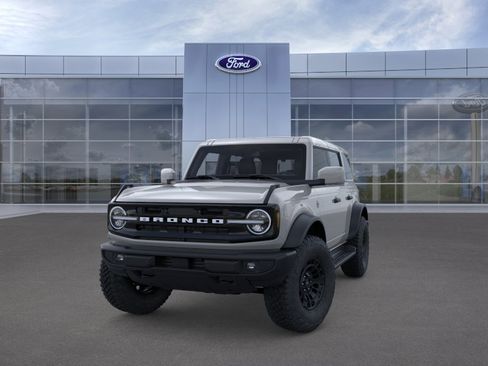 New 2026 Ford Bronco Outer Banks w/ Sasquatch Package AWD/4WD image 2