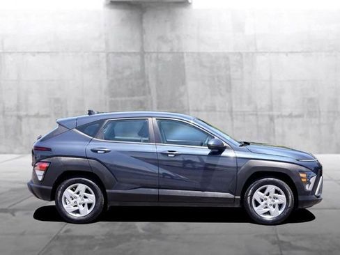 Used 2025 Hyundai Kona SE FWD image 5