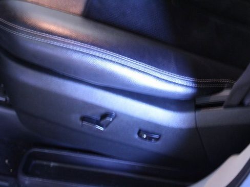 Used 2018 Dodge Grand Caravan SXT image 12