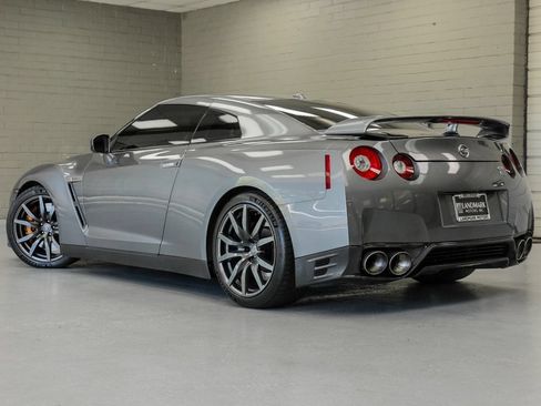 Used 2014 Nissan GT-R Premium AWD/4WD image 32