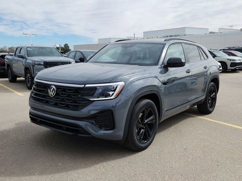 New 2026 Volkswagen Atlas Cross Sport SEL R-Line image 4