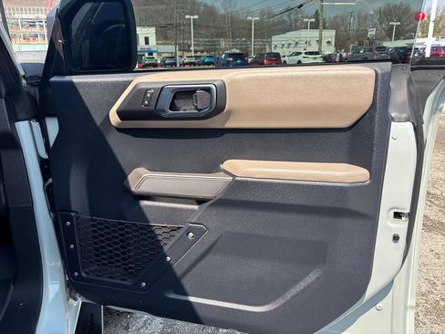 Used 2022 Ford Bronco Wildtrak image 36