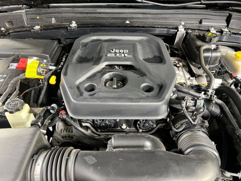 Used 2021 Jeep Wrangler Unlimited Sahara image 28