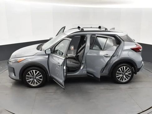 Used 2023 Nissan Kicks SR w/ SR Premium Package image 7