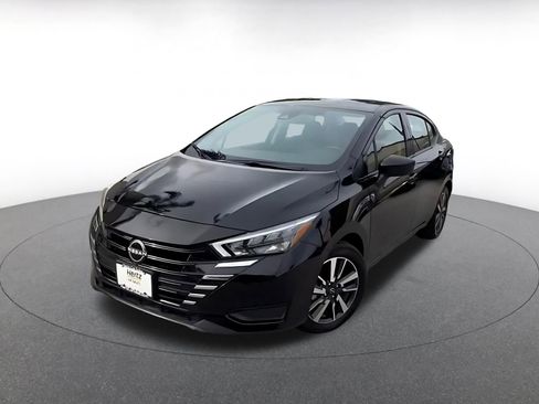 Used 2025 Nissan Versa SV image 7