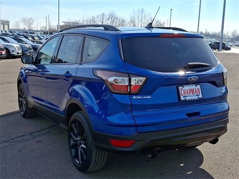 Certified 2018 Ford Escape SE w/ SE Sport Appearance Package image 4