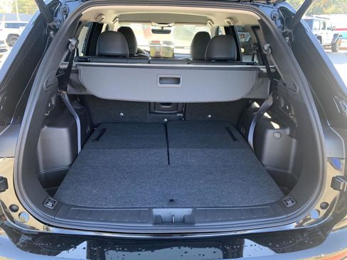 New 2025 Mitsubishi Outlander SE image 18