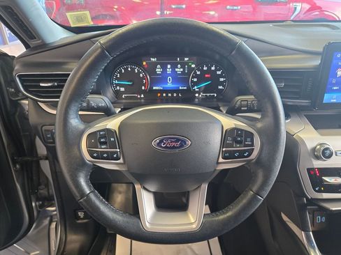 Used 2022 Ford Explorer XLT w/ Equipment Group 202A image 14