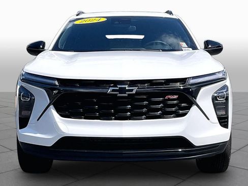 Used 2024 Chevrolet Trax RS w/ Sunroof Package FWD image 4