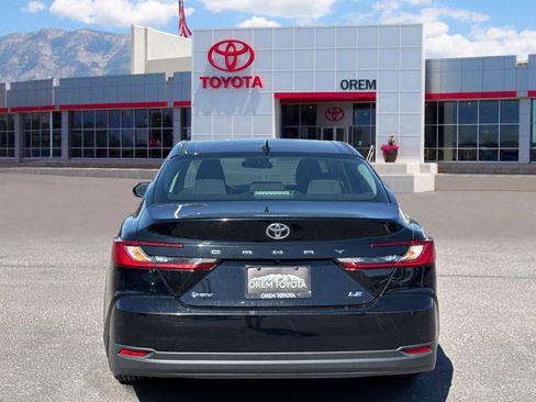 Used 2025 Toyota Camry LE FWD image 4