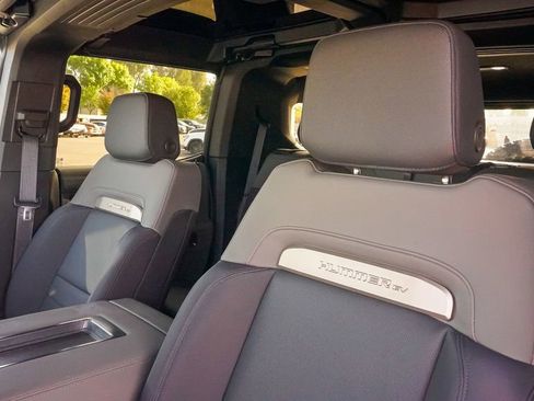 Used 2025 GMC Hummer EV 2X w/ Extreme Off-Road Package image 26