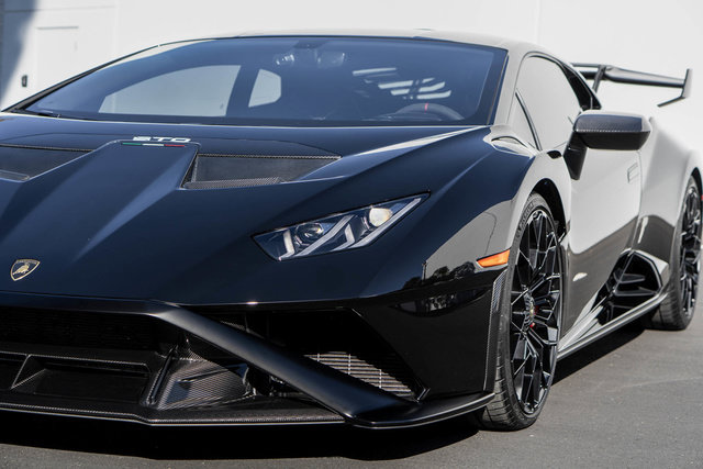 Used 2021 Lamborghini Huracan STO RWD image 82