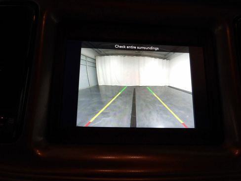 Used 2023 Dodge Challenger SXT RWD image 17