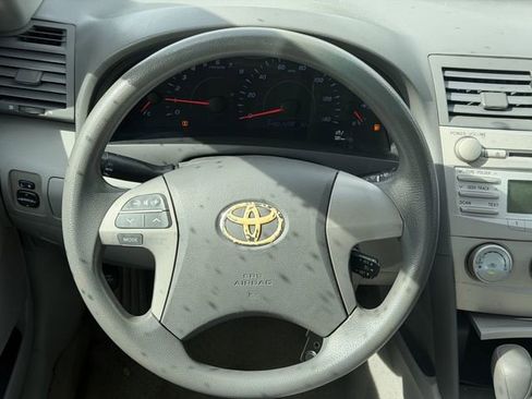Used 2010 Toyota Camry LE FWD image 11