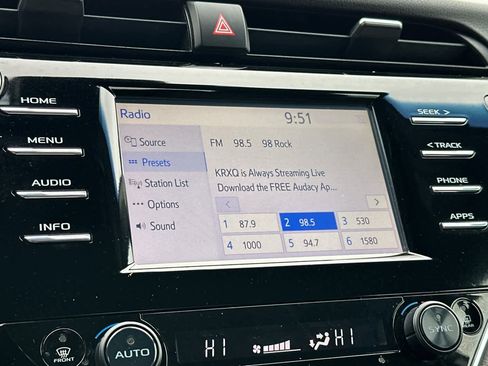 Used 2018 Toyota Camry LE image 18