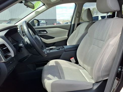 Used 2025 Nissan Rogue SV AWD/4WD image 13