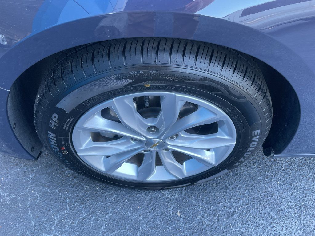 Certified 2025 Chevrolet Malibu LT FWD image 6