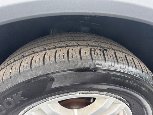 Used 2023 Ford Explorer XLT w/ Equipment Group 202A image 23