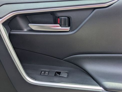 Used 2025 Toyota RAV4 XLE image 35