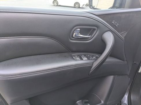 Used 2024 INFINITI QX80 Luxe image 11