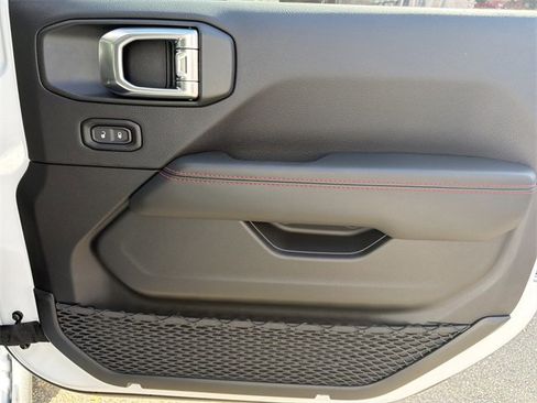 New 2026 Jeep Gladiator Rubicon w/ Steel Bumper Group image 13