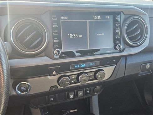 Used 2022 Toyota Tacoma TRD Off-Road image 18