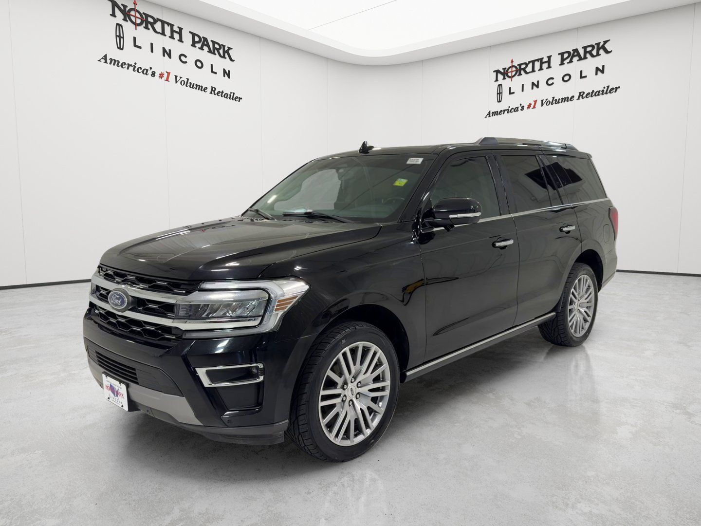 Used 2023 Ford Expedition Limited RWD image 1