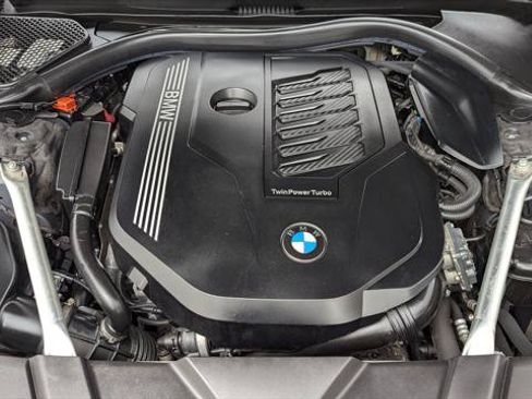 Used 2021 BMW 740i xDrive w/ Autobahn Package AWD/4WD image 29
