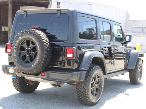 Used 2023 Jeep Wrangler Unlimited w/ Cold Weather Group AWD/4WD image 5