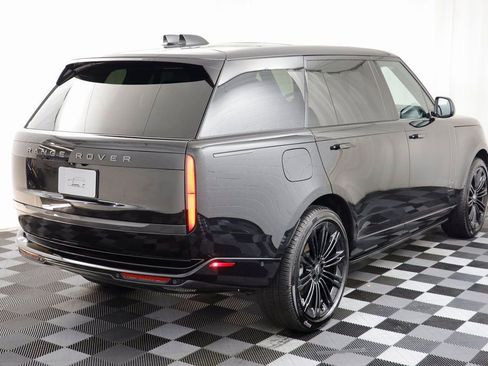 New 2025 Land Rover Range Rover Long Wheelbase SE image 19