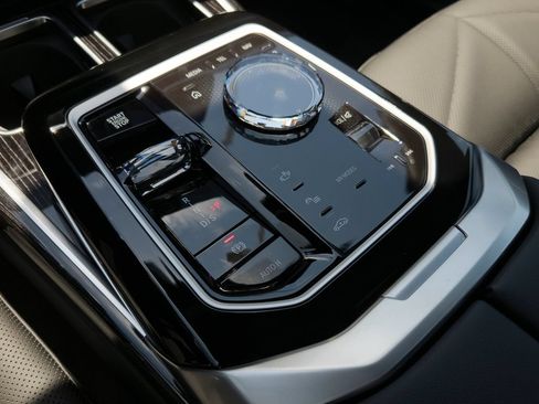 New 2026 BMW 740i w/ Premium Package RWD image 9