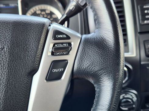 Used 2019 Nissan Titan SV w/ SV Convenience Package image 19